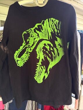 Children’s Place boys small 5/6 Long-Sleeve Tee with Neon Green Dinosaur